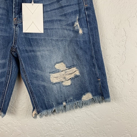 NWT KanCan Blue Distressed Jean Shorts Raw Hem Vintage 90s Style Sz Lg - Picture 4 of 10